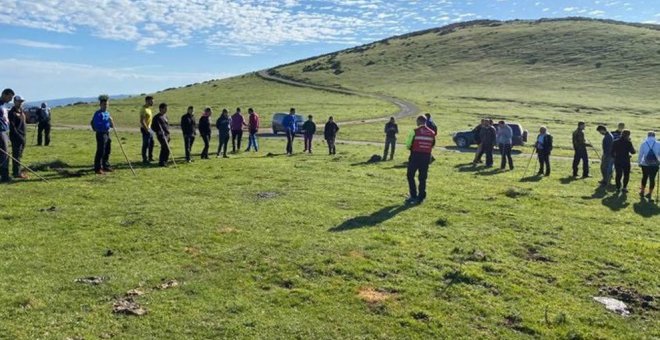 Más de un centenar de efectivos, un helicóptero y drones participan en la búsqueda del joven de 30 años desparecido en Campoo de Suso