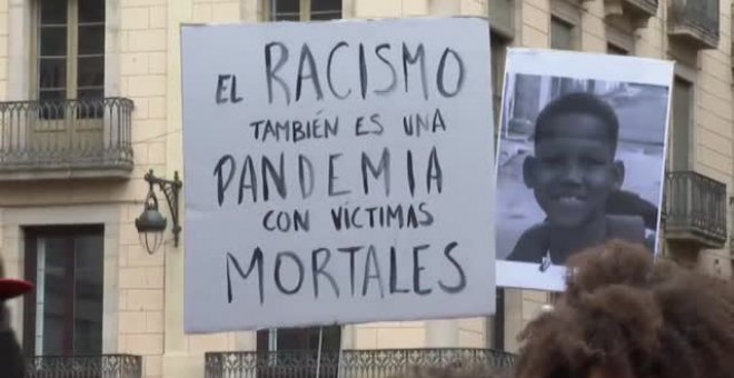 Cientos de personas participan en Barcelona en las protestas contra el racismo