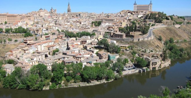 La Policía desaloja a 29 personas en una fiesta en Toledo escondidas hasta en la nevera