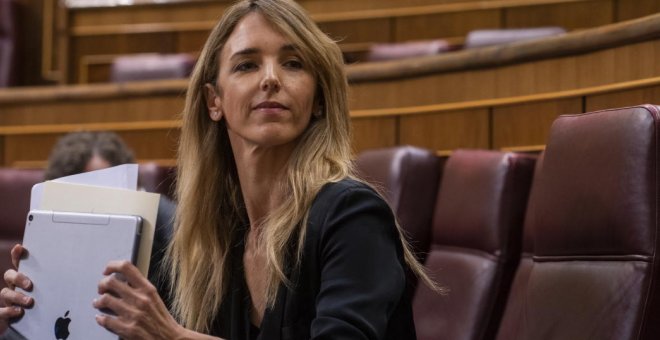 Álvarez de Toledo acusa al Gobierno de "consentir y legitimar a los golpistas" y Calvo responde: "Tómese un café conmigo"