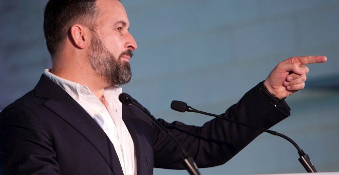 Abascal se salta el estado de alarma para hacer precampaña en Galicia