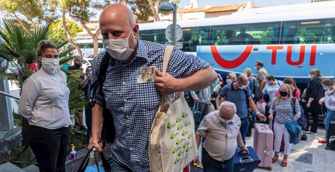 El aumento de turistas en Semana Santa resalta la incoherencia de las restricciones a las puertas de la cuarta ola