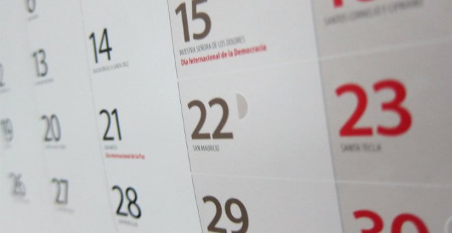 IU pide a Marina Lombó que "deje de jugar" con el calendario escolar