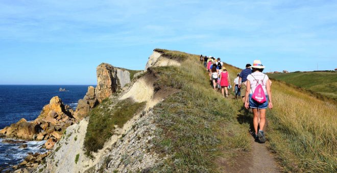 Turistas y clientes de la hostelería local disfrutarán de una visita guiada por Costa Quebrada