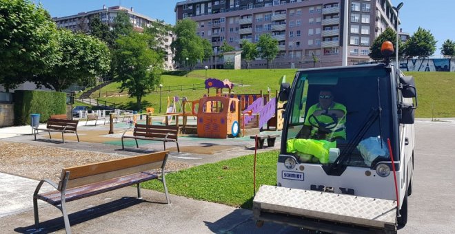 El Ayuntamiento pide no utilizar los parques infantiles precintados