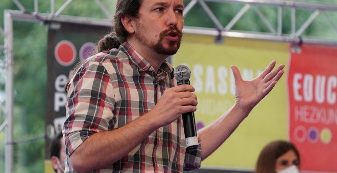 Iglesias pide a PSE y EH Bildu que pacten un gobierno como reflejo de la normalización vasca