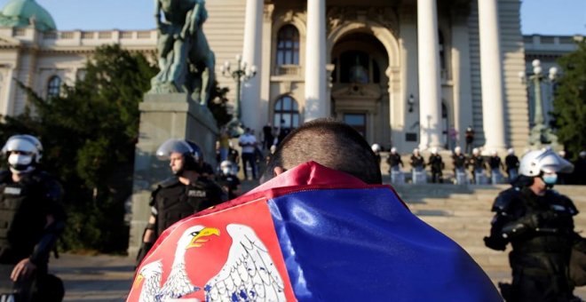 Segundo día consecutivo de protestas en Belgrado por la mala gestión de la pandemia de la covid-19