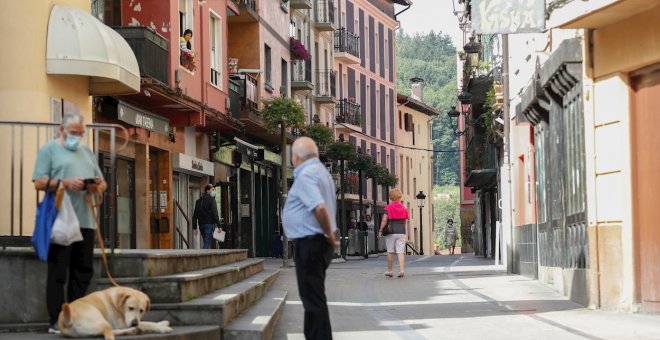 Los contagiados de covid-19 no podrán votar ni en Galicia ni en Euskadi el 12-J