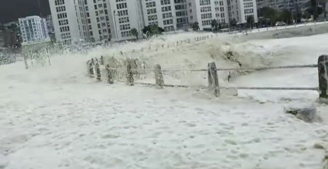 Espectaculares 'olas cappuccino'  en Ciudad del Cabo