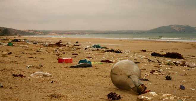 Hay al menos 10 veces más plástico en el Atlántico de lo que se pensaba