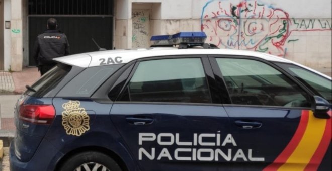 Detenido en Santander por intentar agredir a unos policías que trataban de identificarle por no llevar la mascarilla