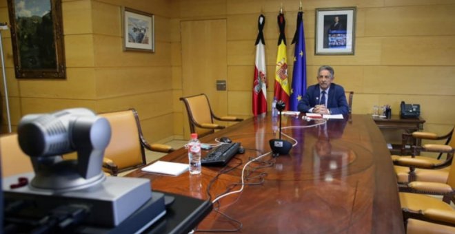 Revilla busca consensuar los proyectos que opten a recibir dinero de Europa, como el tren rápido a Bilbao, con todos los partidos del Parlamento