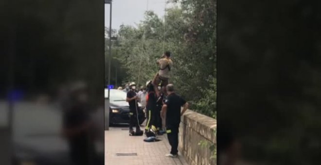 Un turista cae al río mientras se hacía un "selfie"