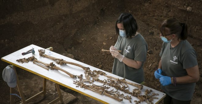 El Gobierno afronta la recuperación de la Memoria democrática mientras Vox pide ilegalizar a medio Congreso