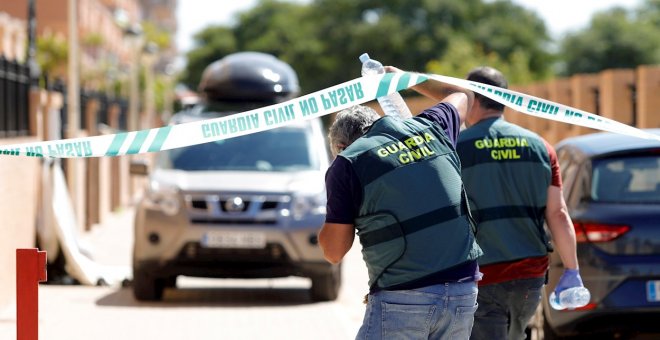 Un hombre asesina a una mujer en Granada