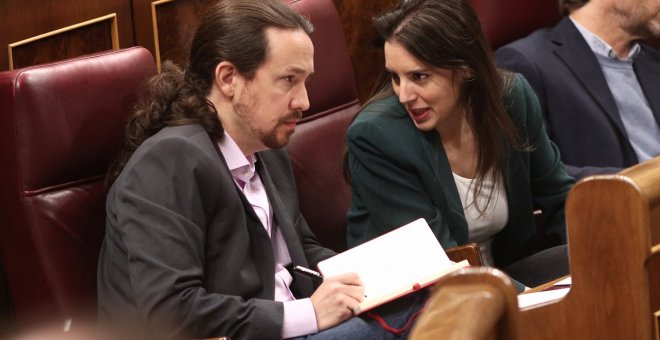 Iglesias, tras el acoso sufrido en sus vacaciones: "Su odio y sus amenazas no frenarán nuestro trabajo"