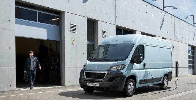 La Peugeot Boxer estrena versión eléctrica con hasta 340 km de autonomía