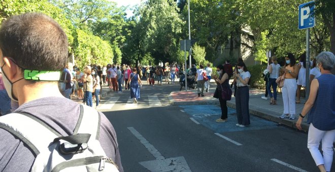 Un profesor de Madrid denuncia que Educación le avisó a las 4 de la madrugada de que tenía que asistir a hacerse un test