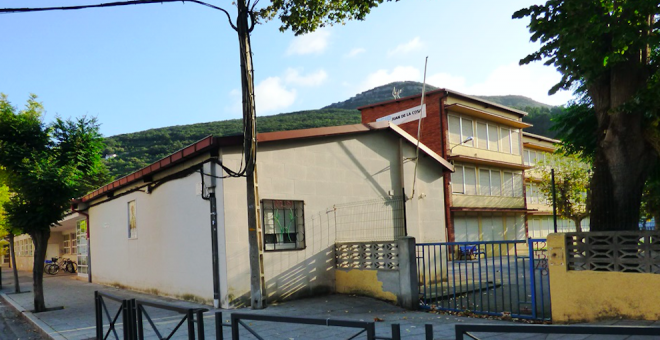 Los profesores de Santoña acatarán la imposición de Sanidad de abrir las aulas el lunes