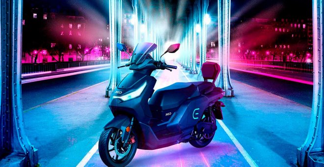 Scooter eléctrico para todas las necesidades: hasta 300 kilómetros de autonomía y 11 kW de potencia