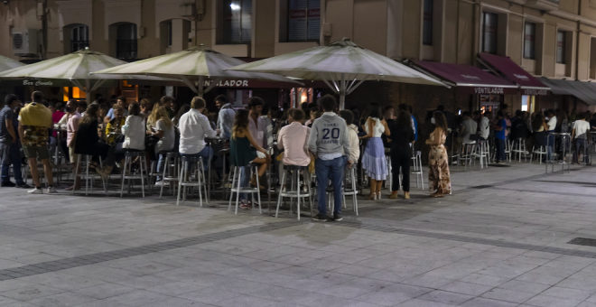 Ocio nocturno, taxistas y distribuidores de bebidas y alimentos se manifestarán el día 16 por los 15.000 empleos "en riesgo"