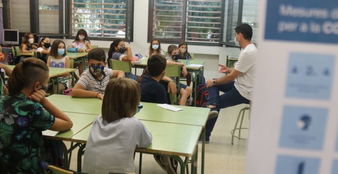 La quarantena de les aules d'infantil i primària es farà a partir del cinquè positiu