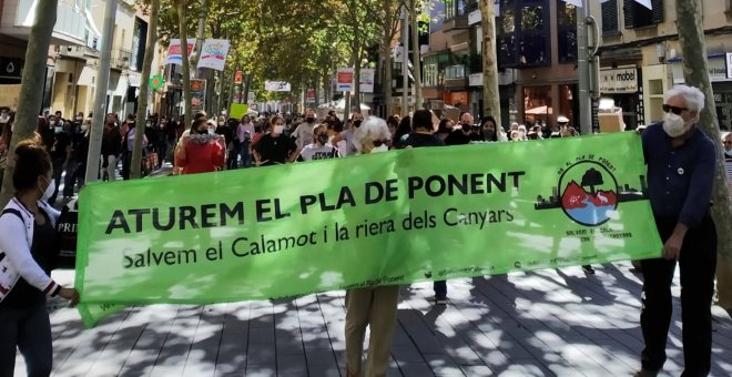 Veïns i ecologistes fan un pols contra macroprojectes urbanístics