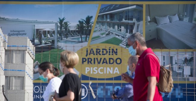 Las compraventas de viviendas bajan un 12,1% en agosto y encadenan seis meses de caídas