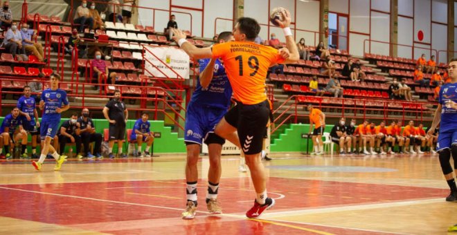 El Balonmano Torrelavega buscará la segunda victoria