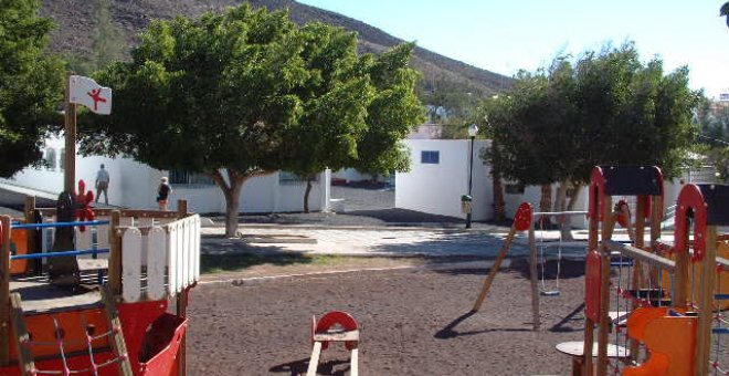 Ordenan readmitir a una trabajadora de la limpieza despedida por denunciar el mal estado de un colegio