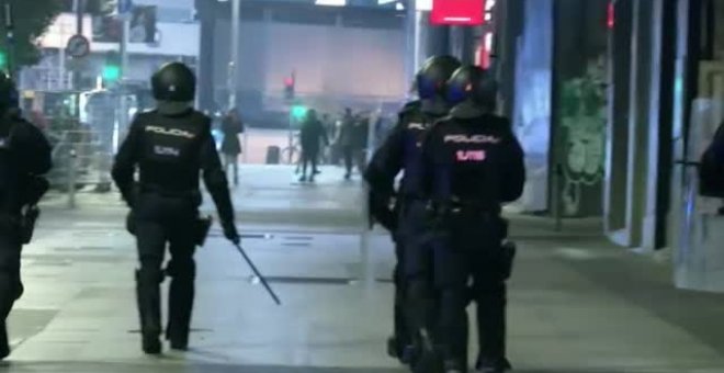 Noche de violentos disturbios en el centro de Madrid: 32 detenidos y 3 policías heridos