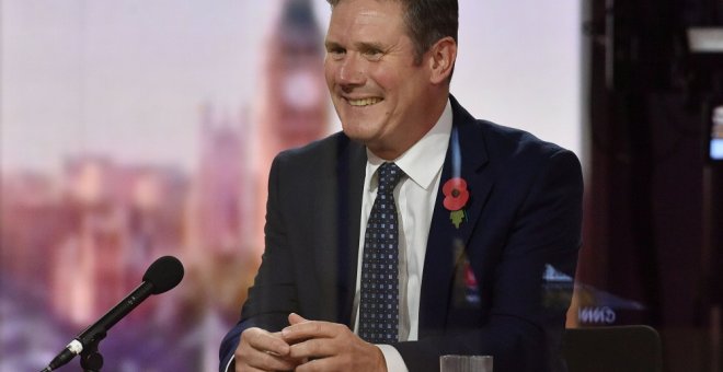 Keir Starmer intenta llevar el laborismo británico hacia el centro-izquierda político tras el ruido del antisemitismo