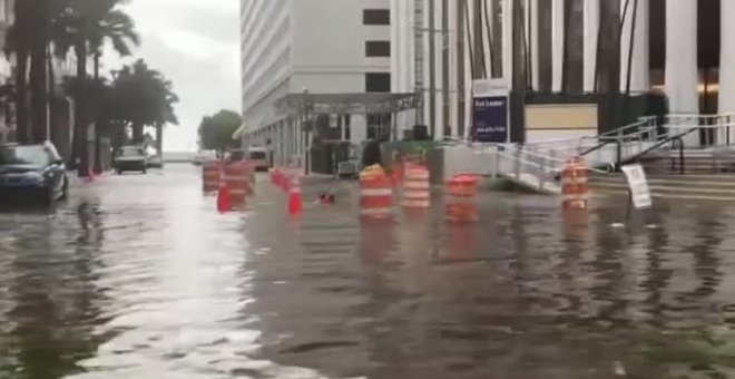 La tormenta tropical Eta inunda las calles de Florida