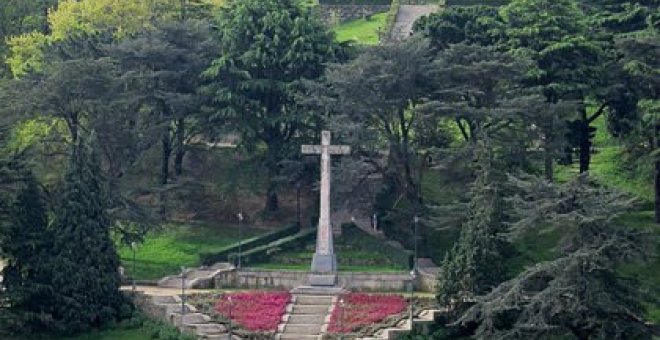 Verdad Justicia Reparación - La cruz de la discordia en Vigo