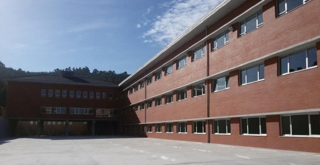 Confinados los 650 alumnos y 72 profesores del IES Ocho de Marzo de Castro Urdiales, que cierra por el aumento de casos Covid