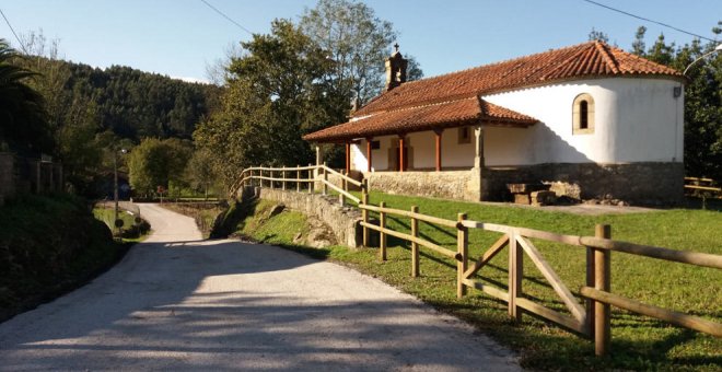 El Ayuntamiento acondiciona varios caminos vecinales de acceso a núcleos y granjas