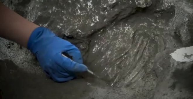 Encuentran y reconstruyen dos cuerpos con sus ropas en Pompeya