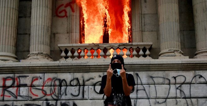 Miles de guatemaltecos vuelven a manifestarse contra el Gobierno de Giammattei