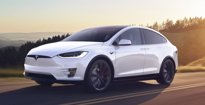 Estudiantes belgas hackean y abren en 90 segundos un Tesla Model X