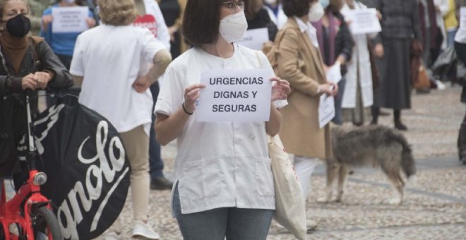 Un tuit de Bayona ofreciendo contratos estables indigna a las enfermeras de Cabueñes