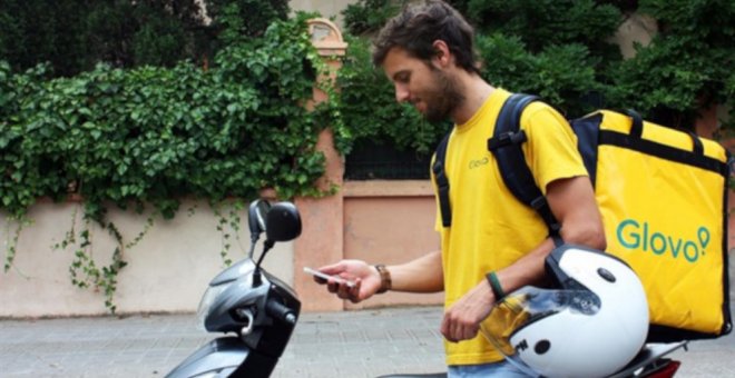 Un juzgado de Santander reconoce como trabajadores de Glovo a 85 repartidores de Cantabria