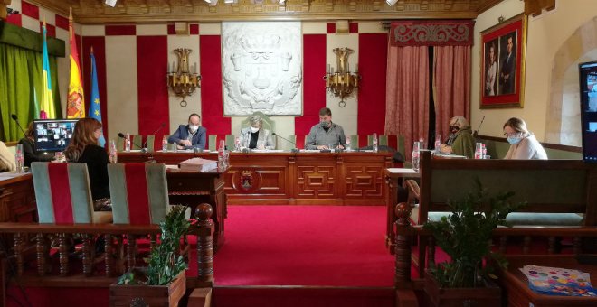 El Pleno aprueba bonificar a los hosteleros el 100% de las tasas de terrazas y basuras