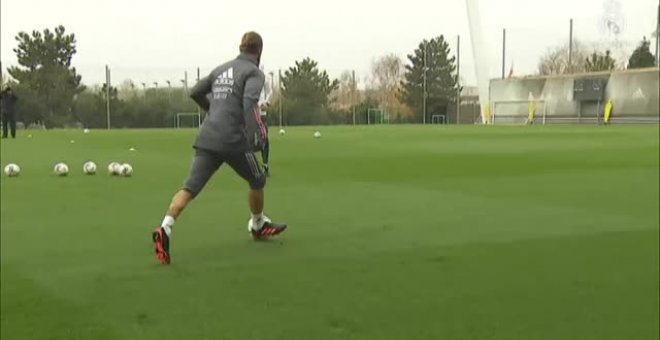 Sergio Ramos entrena duro en solitario para volver cuanto antes