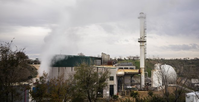 Un barrio que huele mal y un vertedero infestado de polémicas: así es vivir cerca del basurero de Madrid