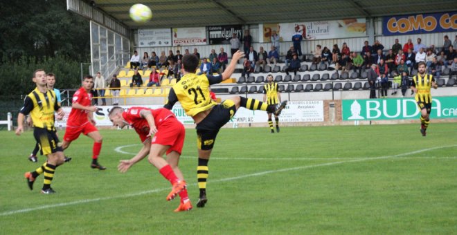 El Cayón sigue siendo el mejor equipo de Tercera tras una nueva jornada