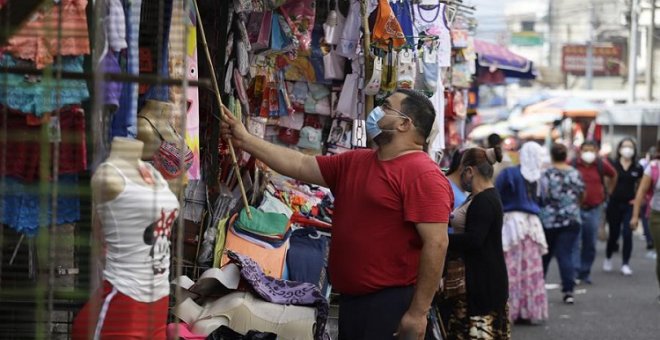 Un 43% de las democracias restringieron los derechos durante la pandemia