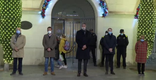 El Ayuntamiento de Badalona guarda un minuto de silencio por las víctimas del incendio de la nave de Gorg