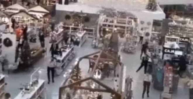 Los trabajadores de El Corte Inglés de Santander comienzan su jornada bailando