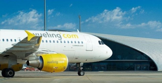 Vueling expresa su "compromiso" de reembolsar según la ley los billetes cancelados por el COVID