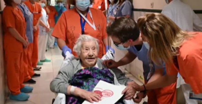 Elena de 104 años sale del hospital tras superar el coronavirus